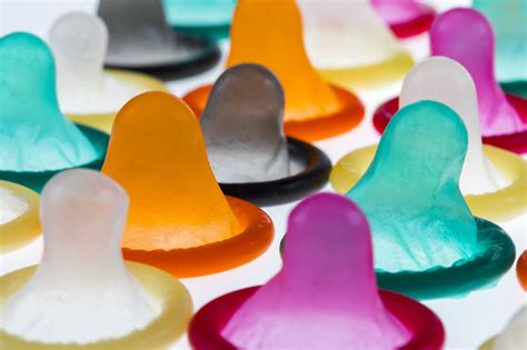 Blowjob ohne Kondom gegen Aufpreis Sexuelle Massage Oberwinterthur Kreis 2